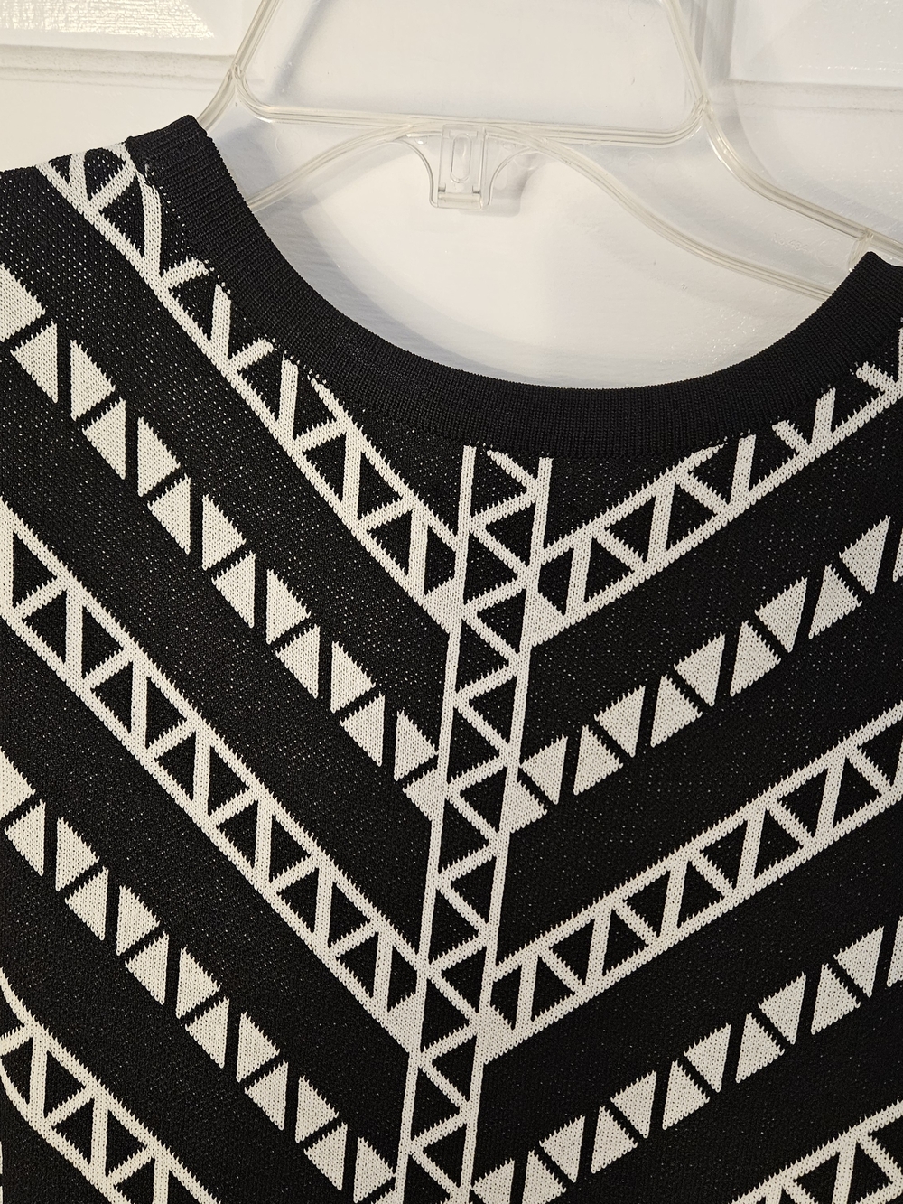 Black and White Geometric Midi Dress by Vince Camuto - Picture 3 of 9